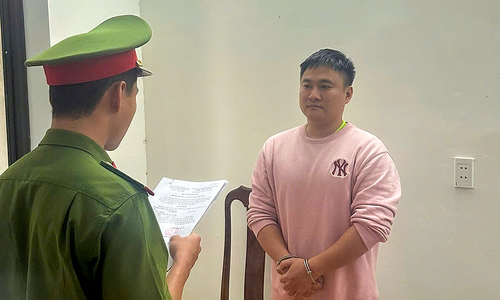 Manager of "prostitution massage" ring at Samdi Hotel surrenders