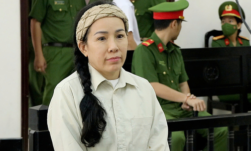 YouTuber Dinh Lan stands trial in "insult" case against mrs. Nguyen Phuong Hang and husband