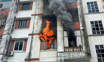 Fire in 5-story apartment building, two people rescued