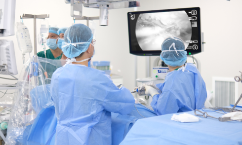 US overseas Vietnamese returns home for hyperhidrosis treatment