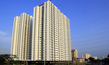 Frustration over neighbors encroaching on apartment common areas