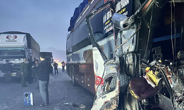 Multi-vehicle collision on expressway leaves one dead