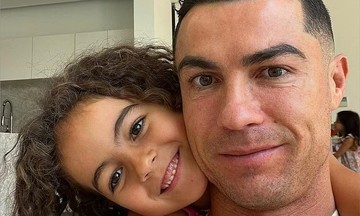 Cristiano Ronaldo's daughter sings 'My Heart Will Go On'