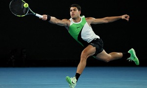 Alcaraz starts strong at Australian Open