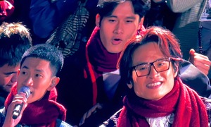 Nguyen Hung performs duet with Ha Anh Tuan for the first time