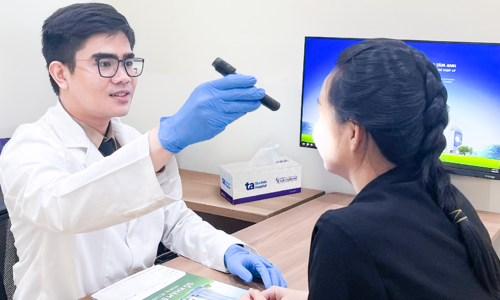 Should skin affected by corticosteroids be peeled?