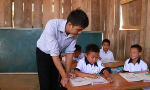 Teacher becomes father to orphaned students for 8 years