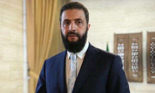 Kurdish militia abandons Syria's largest oil field, agrees to merge with government