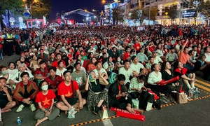 Six large LED screens to be installed on Nguyen Hue walking street for U23 Vietnam semifinals