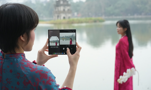Capturing Tet Photos with Technology on Galaxy Z Fold7