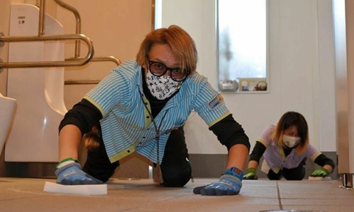 Why Tokyo's trains are among the cleanest in the world