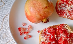10 health benefits of eating pomegranate