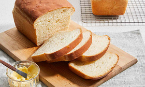 Doctor suggests three ways to eat bread to reduce cancer risk