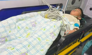 Grandfather mistook mineral oil for water, mixed it with medicine, causing grandson severe kidney damage