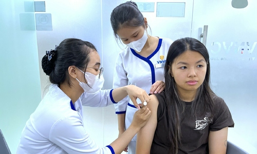 International students return home for cost-effective vaccinations