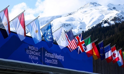 Trump to meet global CEOs in Davos