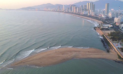 A sand dune over 100 m appears in Nha Trang beach