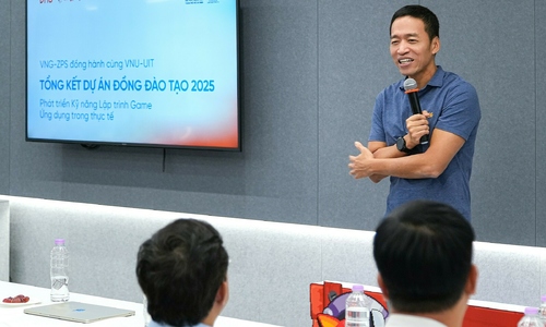 Students present game projects to VNG chairman