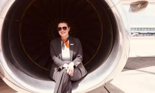 Female flight attendant recounts serving ultra-rich clients on private jets