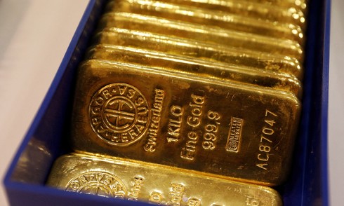 Global gold price takes sharp downturn