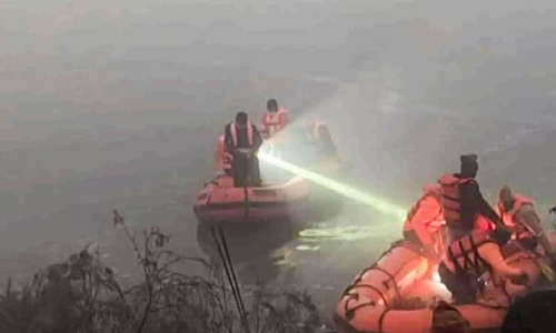 Driver Drowns in Deep Pit After Rescuers "Refuse Cold Water"