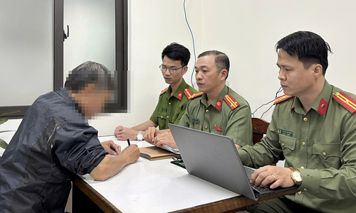 Police question man who shared distorted information from Le Trung Khoa's fanpage