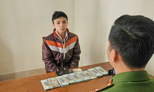 Gold theft from hospital employee's handbag