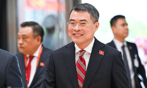 Central Committee hears report on key party and state leadership positions