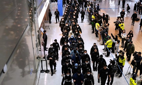 South Korea extradites 73 online fraud suspects from Cambodia