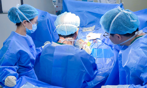 Thrombosis complicates mixed hemorrhoids