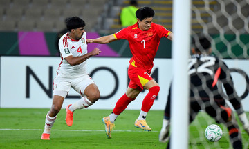 Vietnam - South Korea: Dinh Bac starts