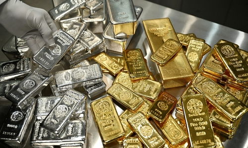 Global gold price nears 5,000 USD, silver price exceeds 100 USD