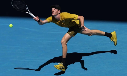 Roof saves Sinner at Australian Open