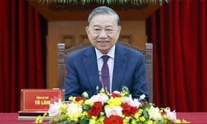 President Putin holds phone call with general secretary To Lam