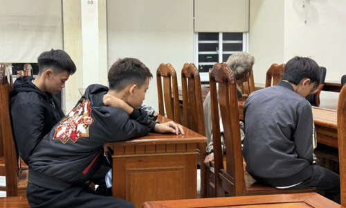 "Di Bao" group motorcycle collision kills three members on road