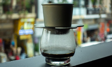 Controversy erupts over a coffee filter priced at nearly 27 million dong