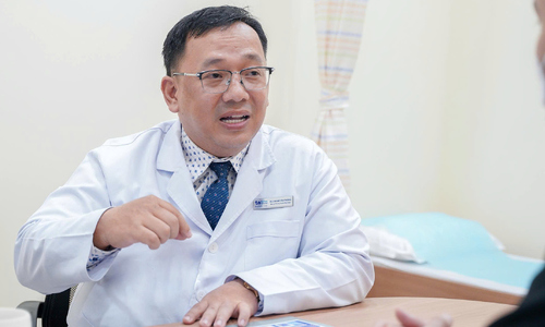 Does taking gout pain medication harm the kidneys?