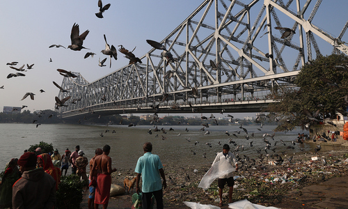 5 medical staff infected with Nipah virus, India quarantines nearly 100 people