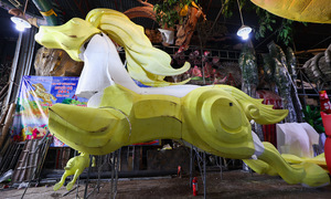 Giant horse mascot before its debut on Nguyen Hue flower street