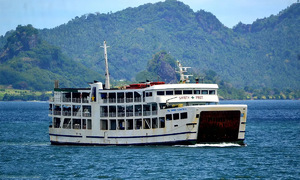 Ferry carrying 350 people sinks in the Philippines