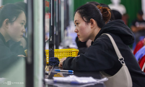 Over 43% of workers contribute social insurance below actual income