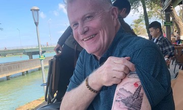 American visitor comes to Hue to find inspiration for writing a book