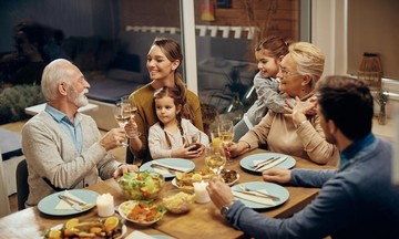 9 tactless questions that ruin the Tet holiday atmosphere