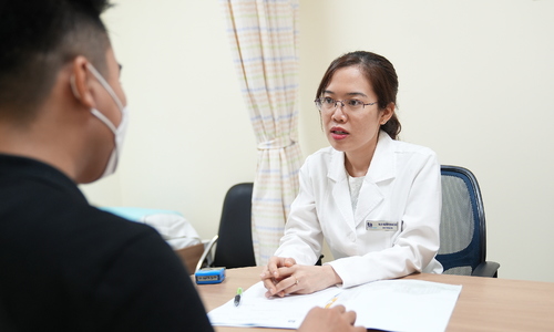 Can acid reflux cause shortness of breath?