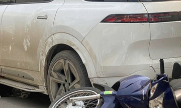 Reversing car causes fatality on Hanoi street