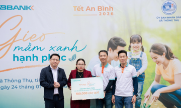 ABBank donates 100,000 cinnamon trees to Nghe An residents