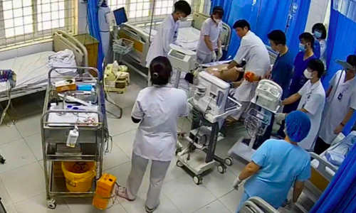 50-minute battle to save student collapsed in lecture hall