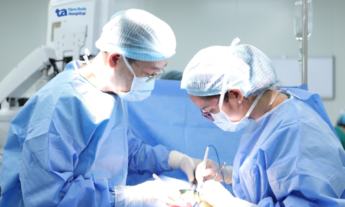 Hyperthyroid goiter complications after 10 years