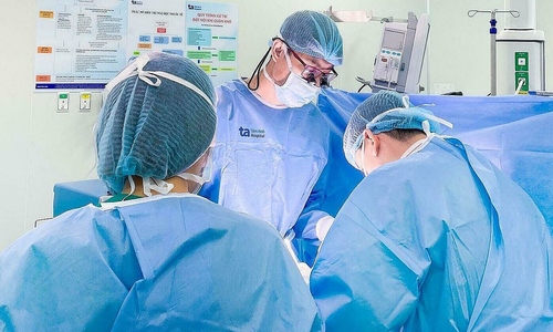 Boy develops abscess from wood splinter lodged in thigh