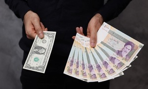 Iranian currency plunges to unprecedented low against USD